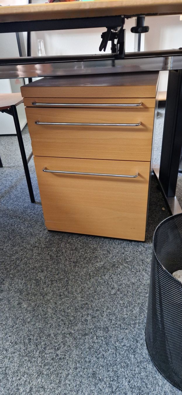 Scaffali: Komplette Büroeinrichtung – Usato da Tann venduto da PizPlata 4