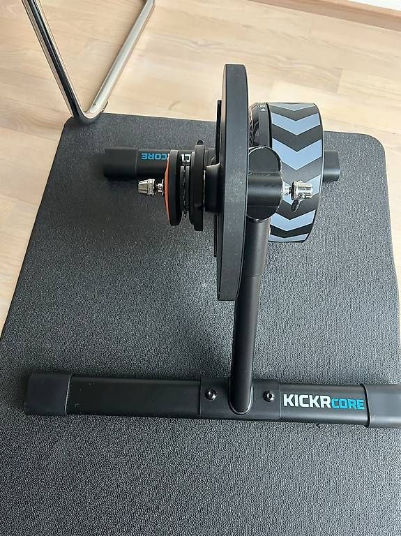 Hometrainer: Wahoo KICKR CORE 2 Smart Trainer inkl. Velo – Usato da Rümlang venduto da sorabberg 4