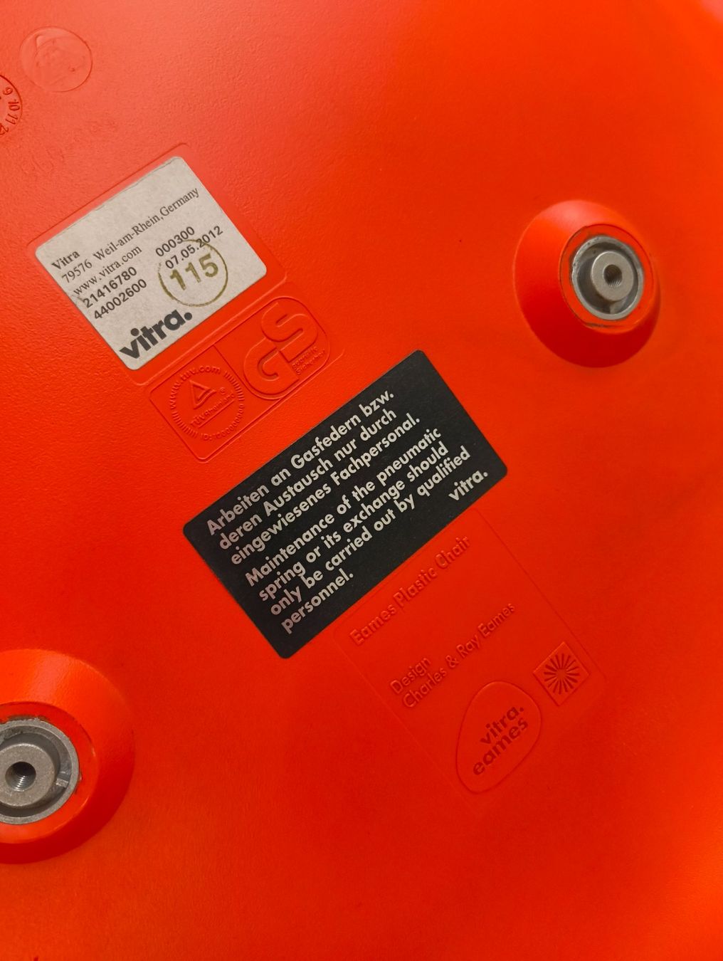 Vitra Stühle: Original Eames Sidechair von Vitra Rot DSR - Eifel – Gebraucht aus Zürich von vintage_design_sale 4