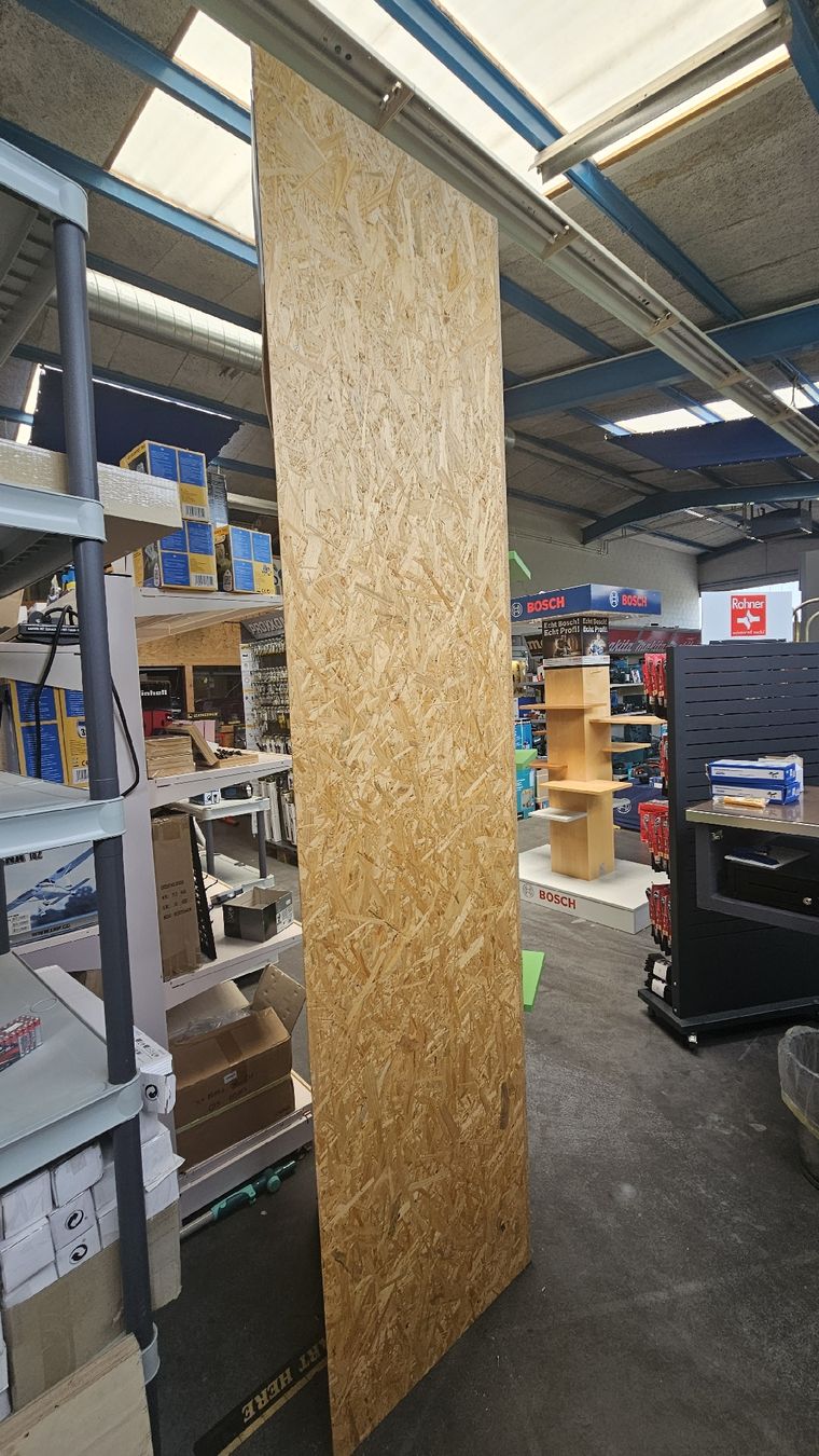 Scaffali: Holz Regal OSB mit Metallschienen – Usato da Koppigen venduto da Bracher_Mail-House 1