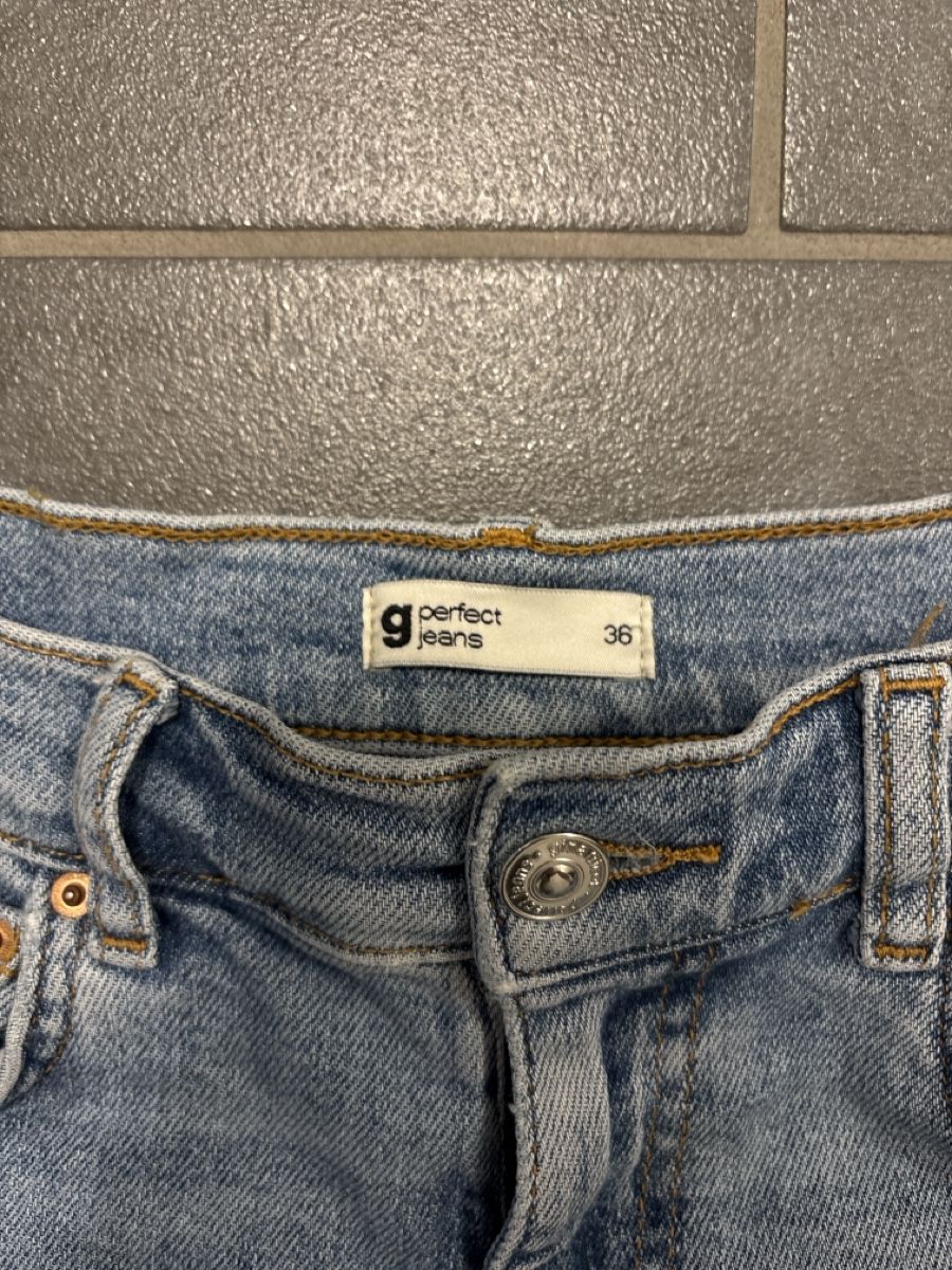 Jeans: Ginatricot Perfect Jeans 36 – Usato da Rümlang venduto da svent 3