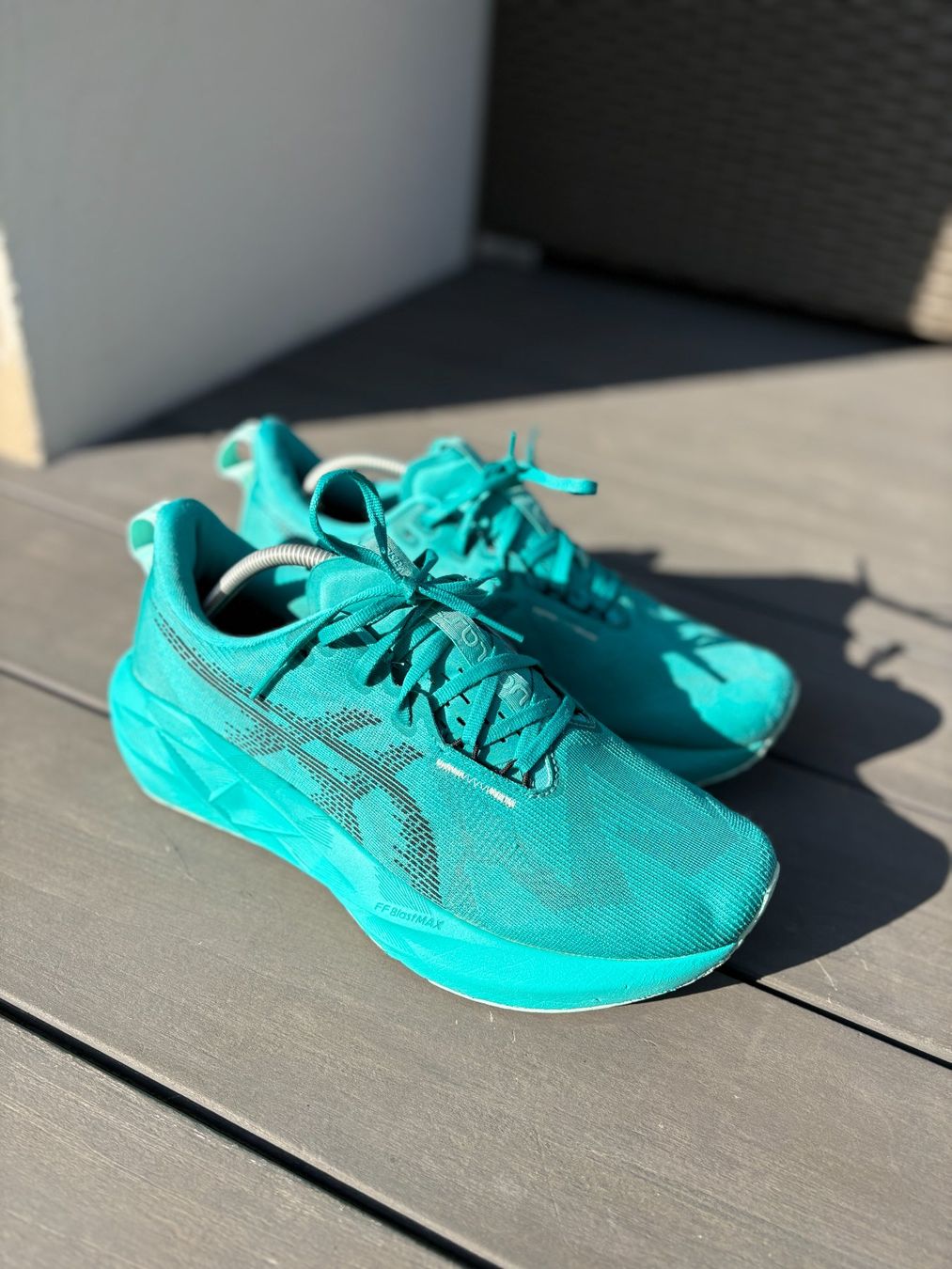 Asics Scarpe da uomo: Asics Novablast 5 Gr. 44.5 Runningschuhe – Usato da Niederwil AG venduto da Pascal879