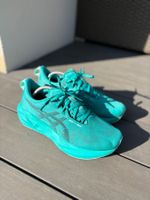 Asics Novablast 5 Gr. 44.5 Runningschuhe