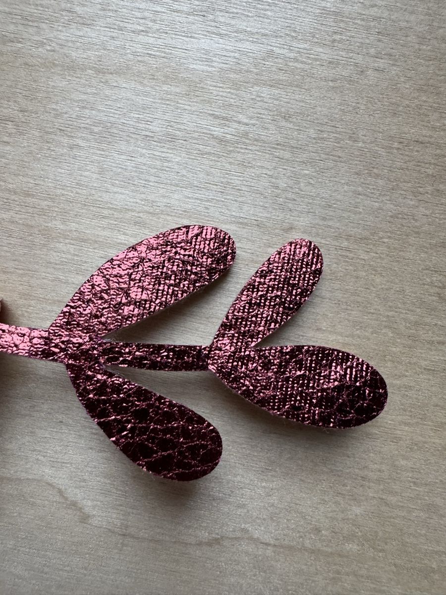 Broches & Aiguilles: Pin des petits hauts  – Neuf avec emballage d'origine à Basel par Glamourpourtoi