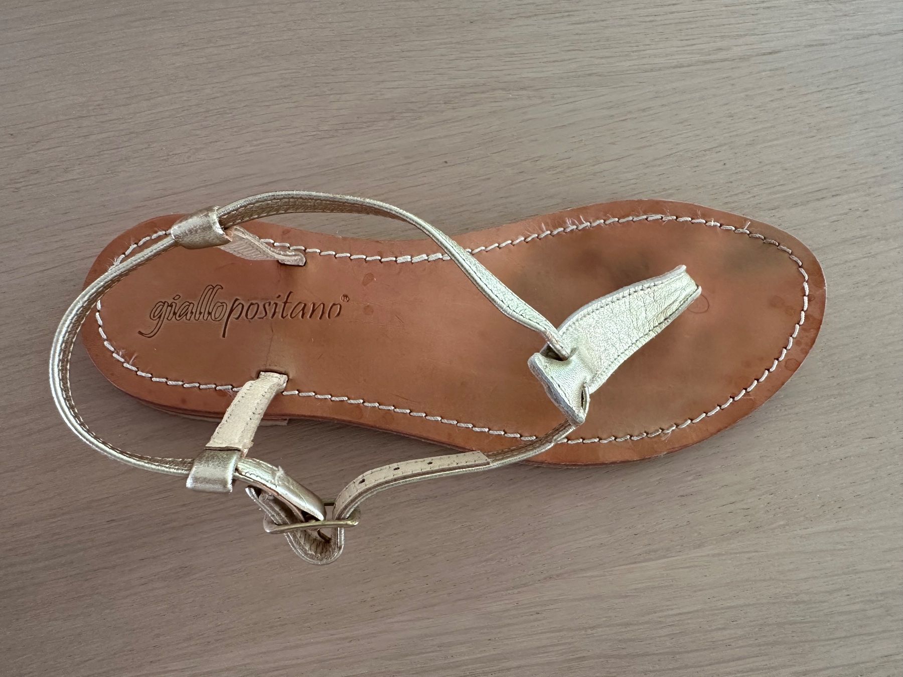Scarpe da donna: Sandalen gold – Usato da Zürich venduto da Anniroc016