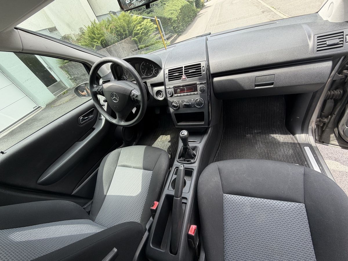 Mercedes-Benz Automobili: Mercedes A170 mit MFK – Usato da Thun venduto da illysh 4