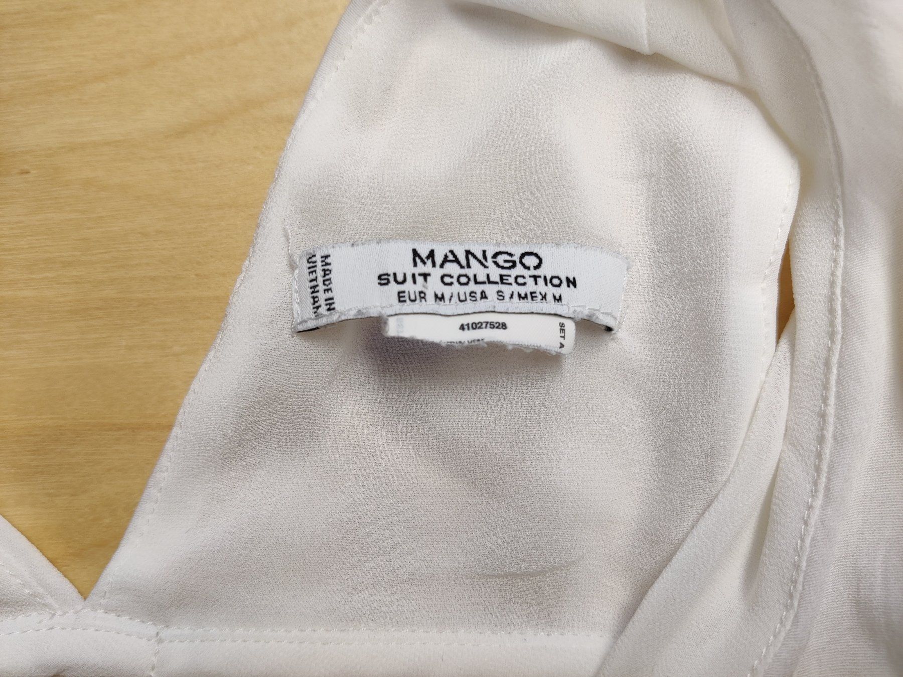 Mango Blusen: Süsse weisse Bluse, Mango Suit Collection, M – Gebraucht aus Birmensdorf ZH von Nebuliane 3