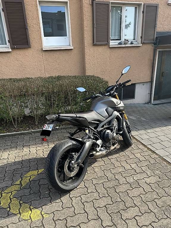 Yamaha Strada: Motorrad, Yamaha MT09 – Usato da Hinwil venduto da sim_x7h9