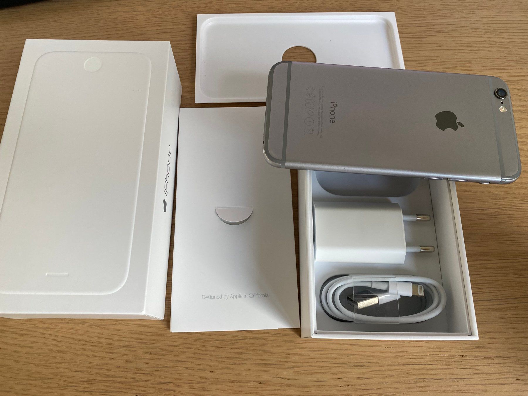 Apple Telefoni cellulari / Smartphones: Apple iPhone 6 mit 16GB spacegrau mit Originalverpackung – Usato da Wetzikon ZH venduto da BackToRetro 9