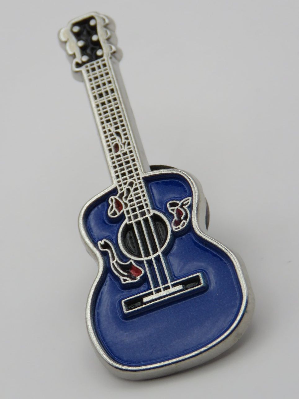 Spille & Fermagli: Ansteck Pin - GITARRE - blau - Emaille - 4x1.2cm – Nuovo e nell'imballaggio originale da Grenchen venduto da Yamahwildstar16 1