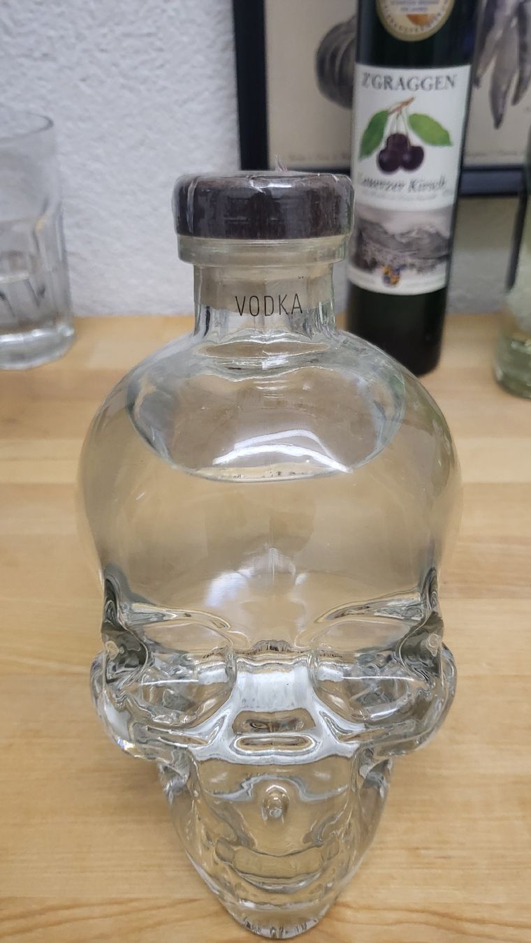 Bevande alcoliche: Vodka Flasche Totenkopf Kristallglas – Nuovo e nell'imballaggio originale da Zürich venduto da Korhal 1