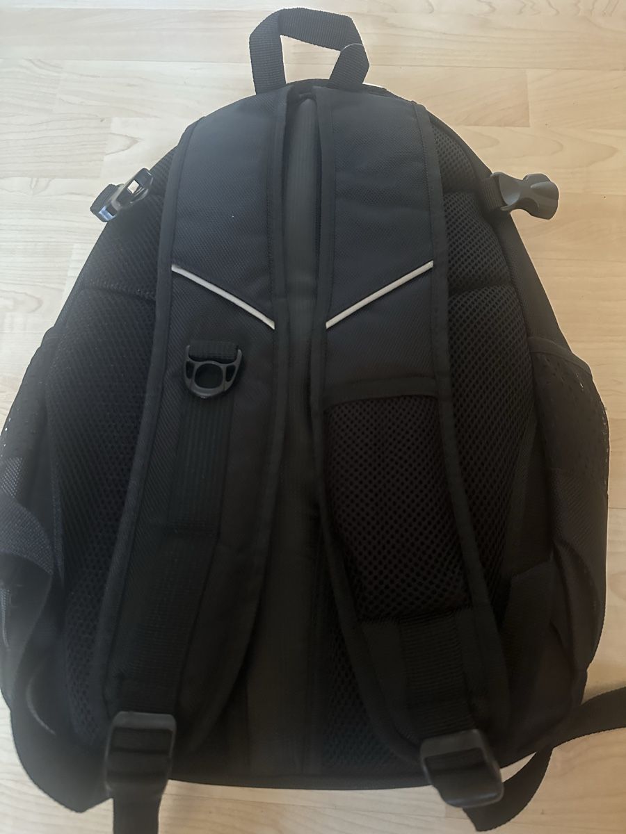Zaini: Laptop Rucksack / Tasche mit Regenschutz – Nuovo e nell'imballaggio originale da Root venduto da NaBr76 1