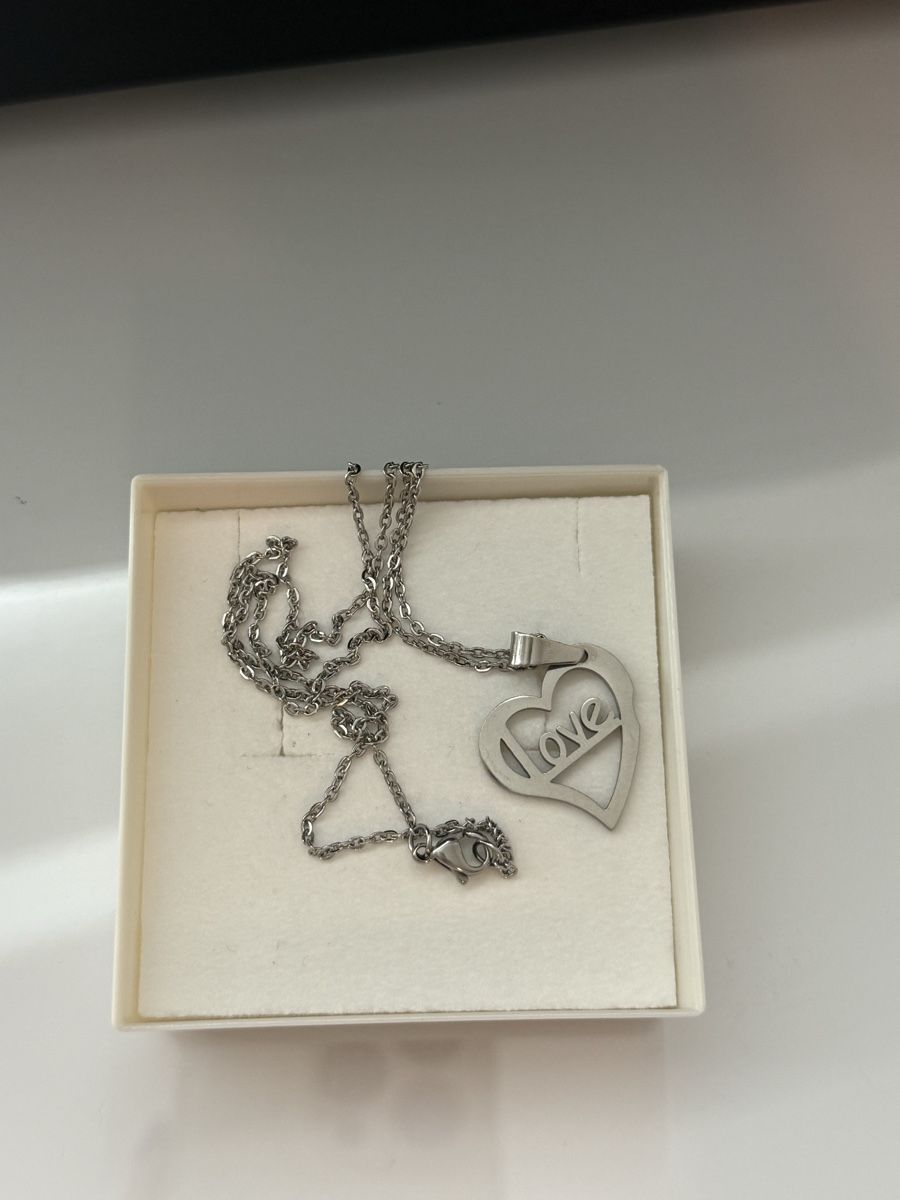 Colliers: Love Kette – D'occasion à Lyss par KiS12