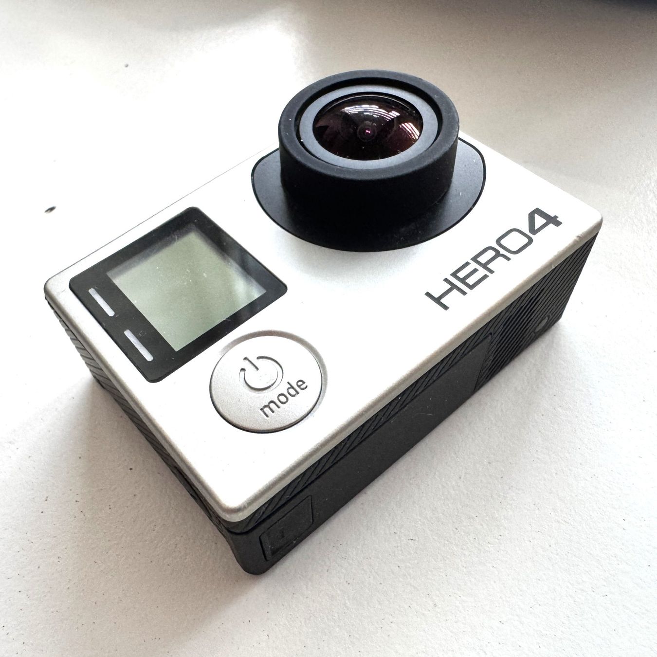 Gopro Action Cam: GoPro Hero 4 Silver mit Zubehör – Usato da Altdorf UR venduto da TriNi1291 1
