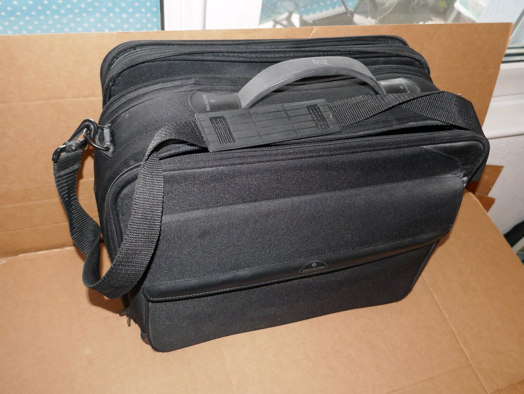 Samsonite Borse: Samsonite Laptop Koffer Tasche – Usato da Ehrendingen venduto da Wolfmanjack 4