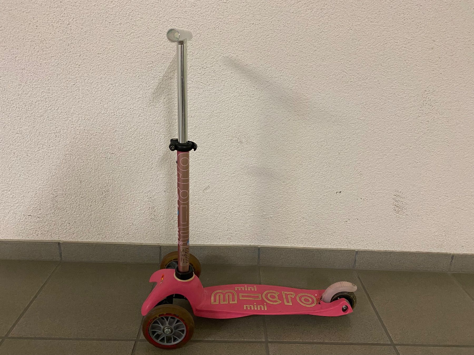 Micro Kickboard: Mini Micro Scooter Pink – Usato da Eschlikon TG venduto da RamonaSt