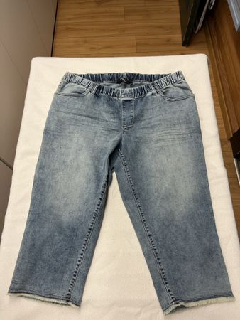 Damen Capri-Jeans mit Gummizug Grösse 48