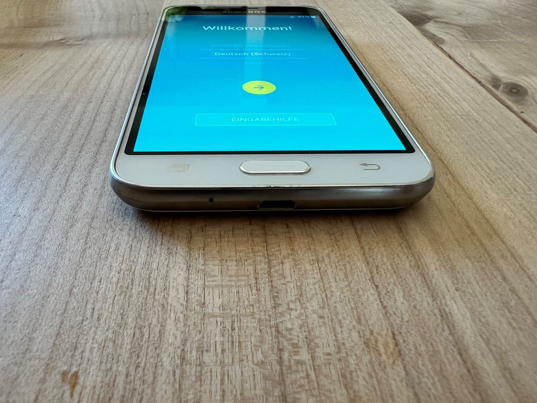 Samsung Handys / Smartphones: Samsung Galaxy J3 (2016) weiss – Gebraucht aus Burgdorf von A006972 6