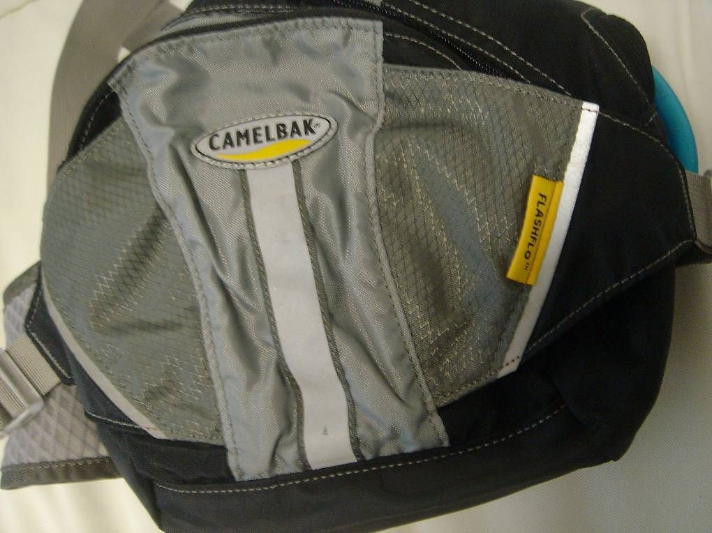 Camelbak Borse: Camelbak Gurttasche mit Trinksystem – Nuovo (secondo la descrizione) da Appenzell venduto da Pilo