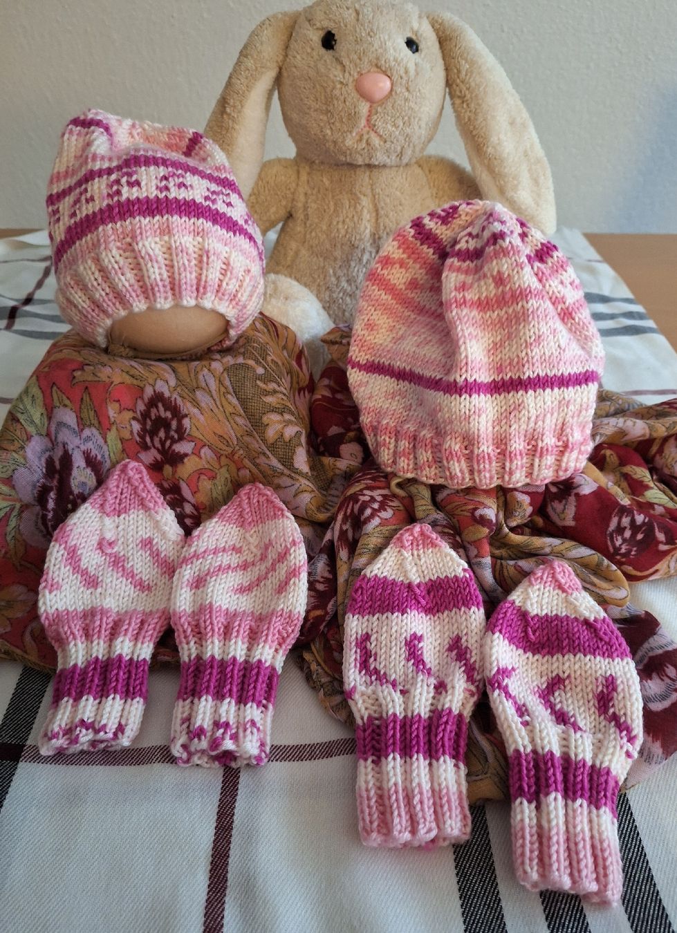Lotti & Set di vestiti: Käppli und Händschli – Nuovo e nell'imballaggio originale da Passugg venduto da alboschetto 2