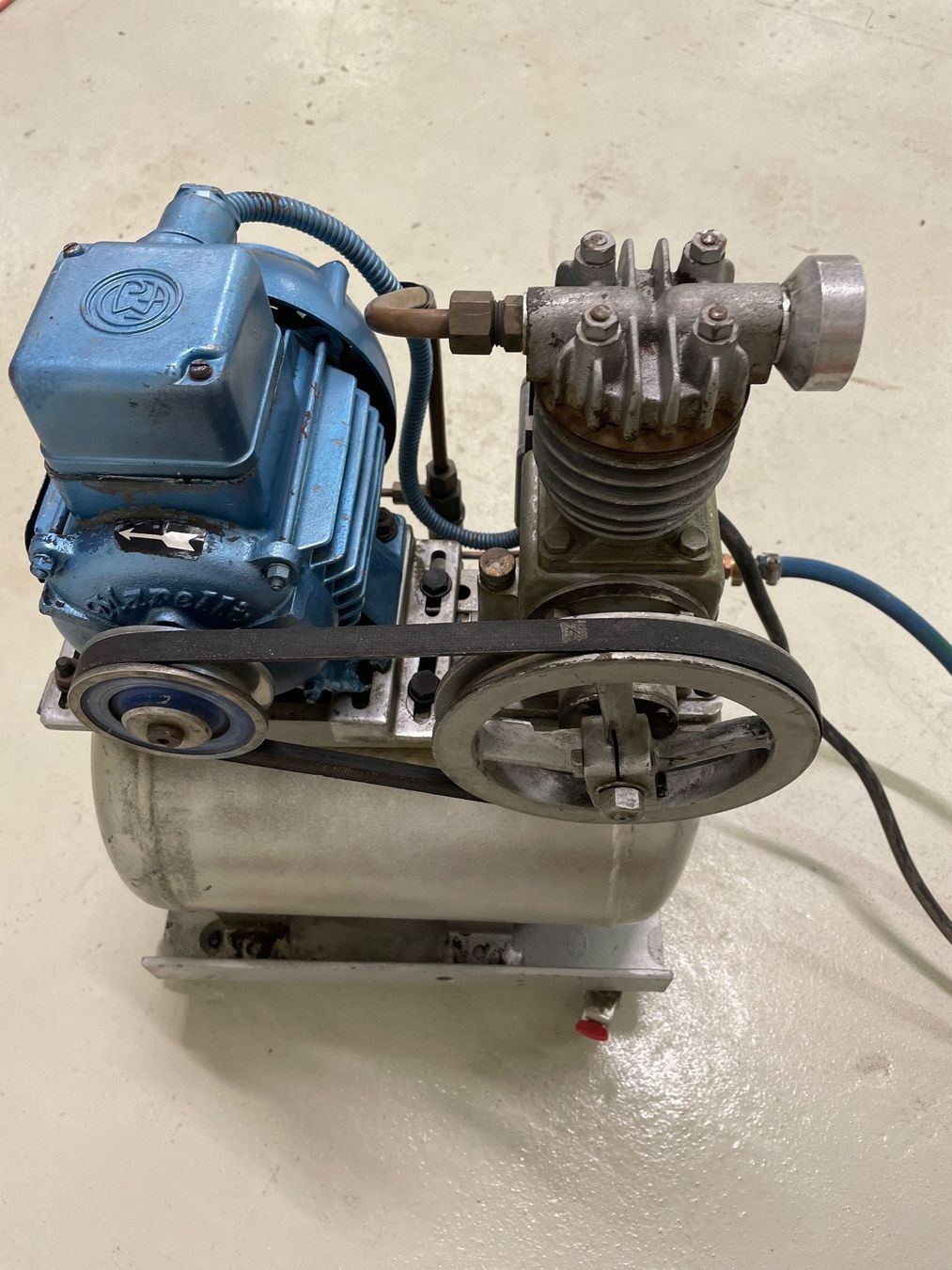 Compressori: Kompressor Motor 380 V auf vier Lenkräder Lenkrad – Usato da Giebenach venduto da Toto222 7