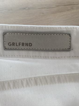 GRLFND Weisse Röhren Jeans Gr. 36