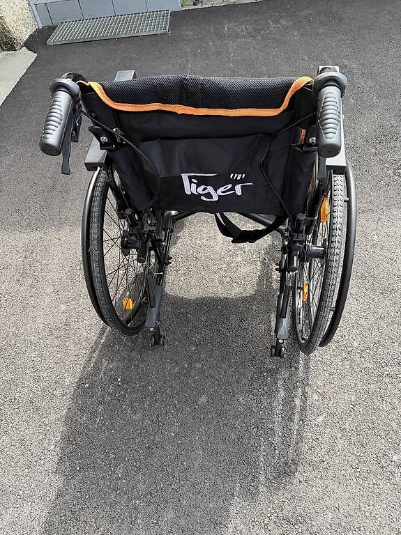Chaises roulantes: Rollstuhl Tiger Neuwertig – D'occasion à Herdern par Bettina_st 3