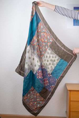 Grosses schönes Seidenfoulard