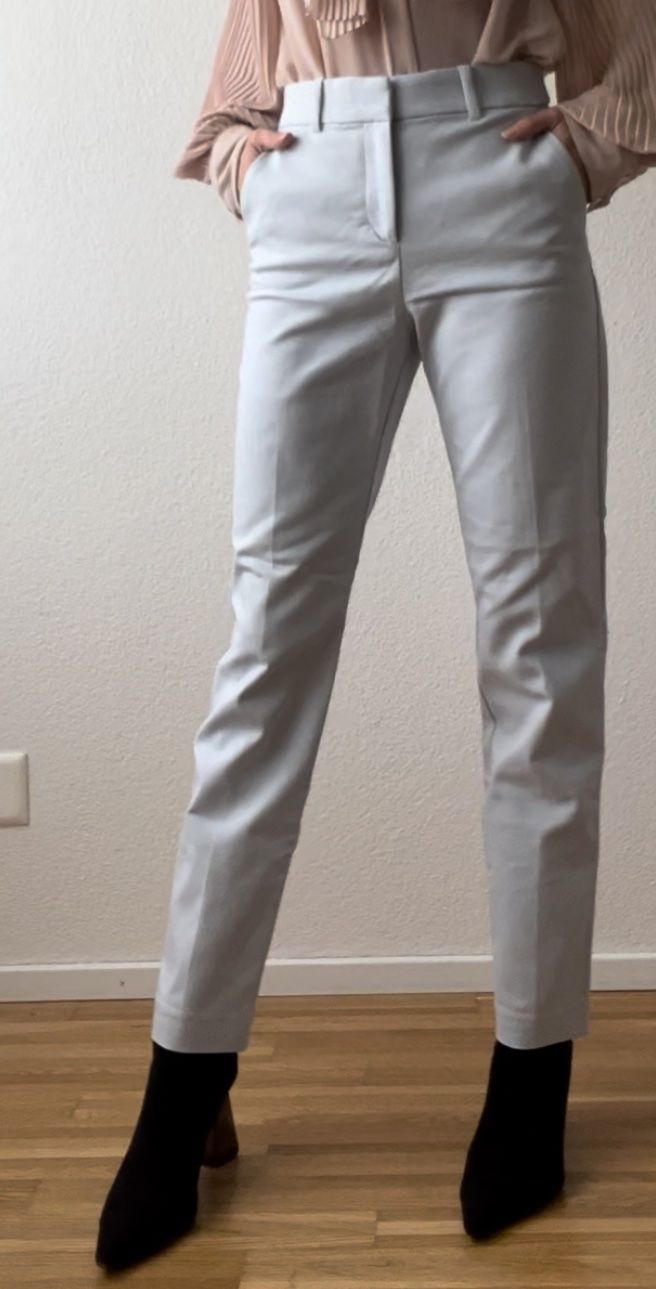 H&M Pantaloni: H&M Anzugshose hellblau Gr. 34 – Usato da Root venduto da mele2013 1