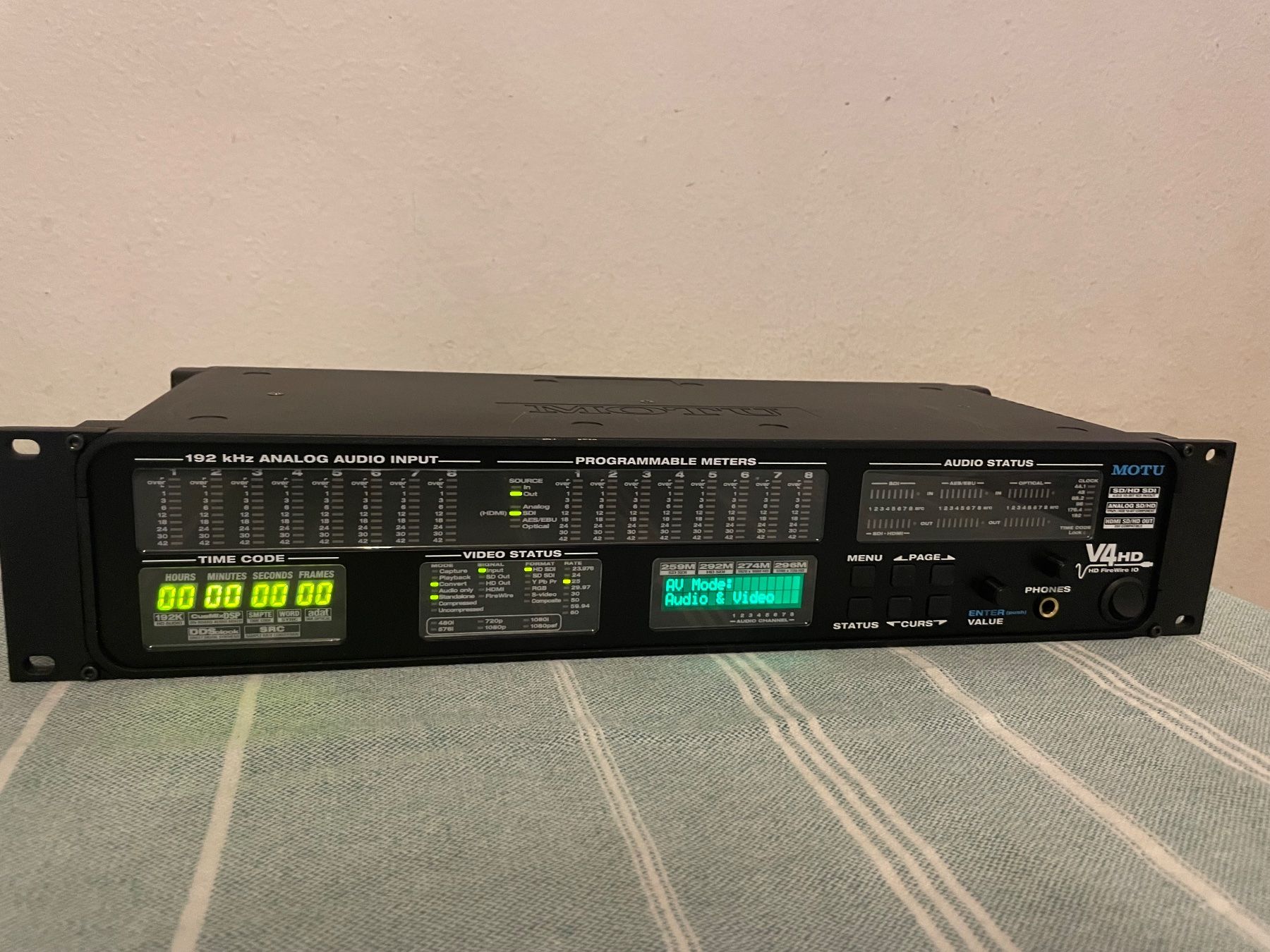 Strumenti musicali: MOTU v4hd – Usato da Zürich venduto da beli_30