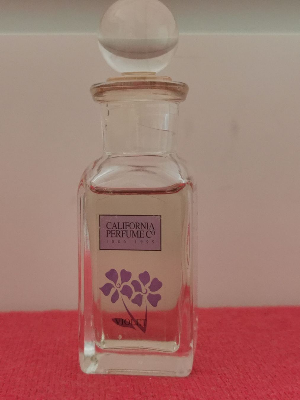 Profumi & Eau de Toilette: California Perfume by Avon 1 Oz. Violet – Usato da Schlieren venduto da vlalif