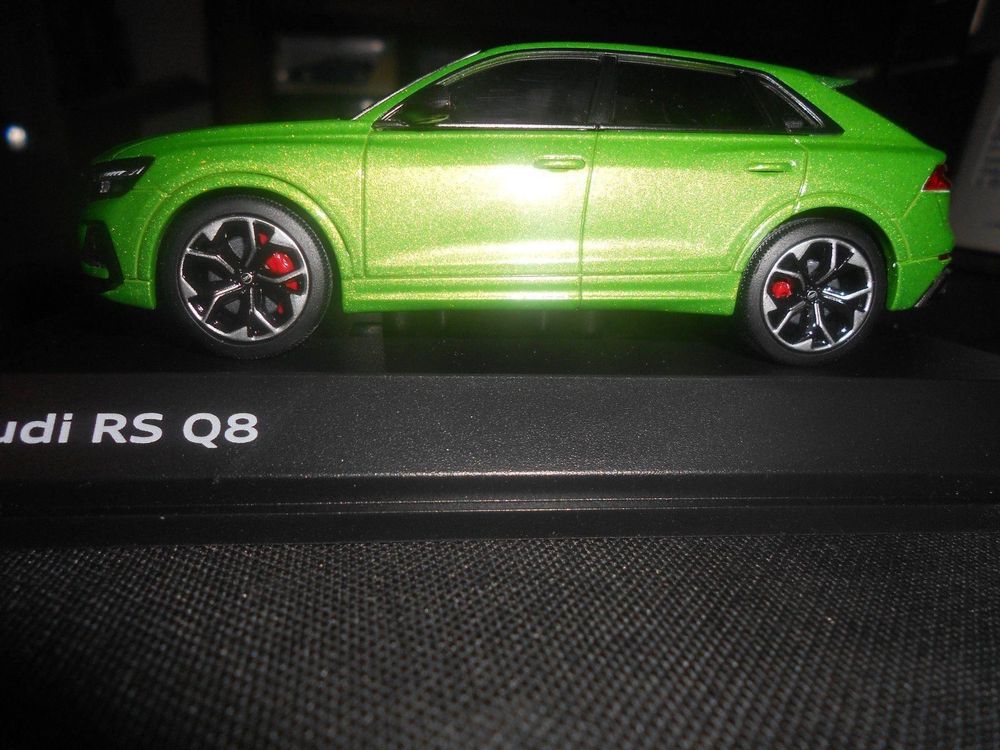 Audi RS Q8 Javagrün Métallic 2019 iScale 1:43 | Kaufen auf Ricardo
