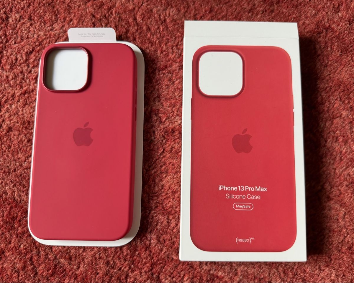 Apple Cover & Protezioni schermo: iPhone 13 Pro Max Silicone Case MagSafe rot neu – Nuovo e nell'imballaggio originale da Biel/Bienne venduto da SirRolf