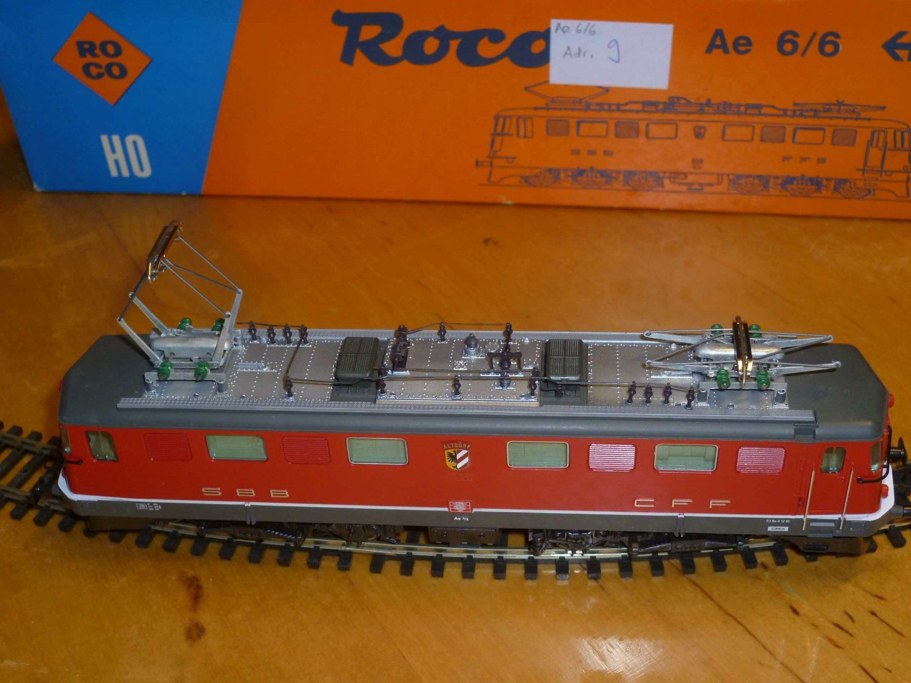 Roco Modellini di ferrovie: SBB Ae 6/6 rot DC  H0 – Usato da Rickenbach BL venduto da umro11 1