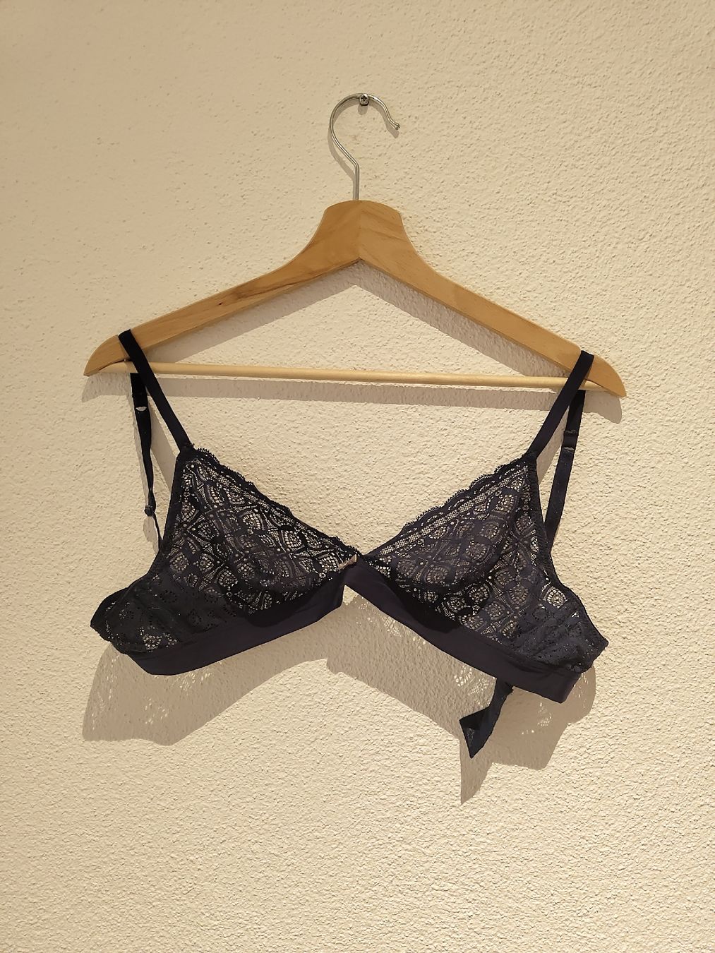 Intimissimi Altra biancheria intima: Dunkelblauer Spitzen-BH – Usato da Russikon venduto da noraarya