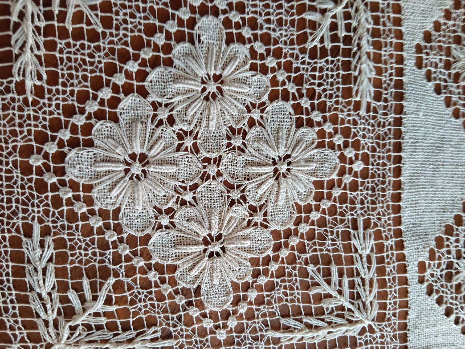 Sonstige Tischwäsche: Filet tischdecke/gardine – Gebraucht aus Ambrì von Maerz87 5