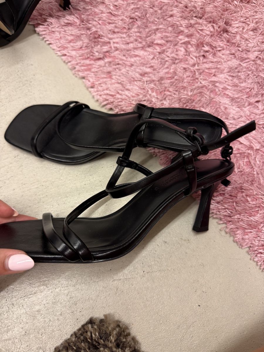 Pull&Bear Chaussures femmes: Pull & bear High heels schwarz – Neuf (Voir description) à Zürich par Ivana.miloradovic