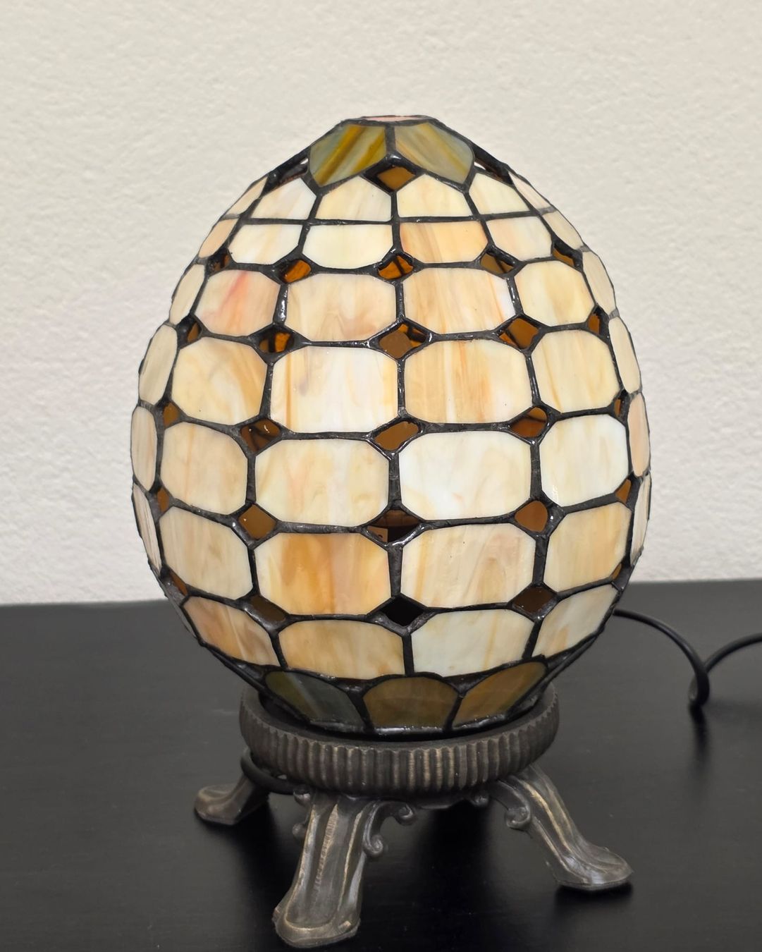 Lampen: Tischlampe Tiffany Stil Ei-Form – Gebraucht aus Rheinsulz von Dred