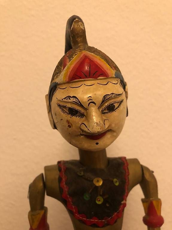 Puppen: Wayang Golek Stabpuppe aus Indonesien – Gebraucht aus Basel von Familymusic