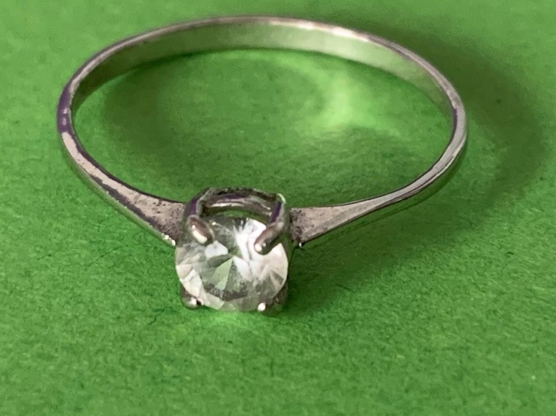 Ringe: Silberring mit weissen stein matt (59) – Gebraucht aus Dittingen von Bijoubelle