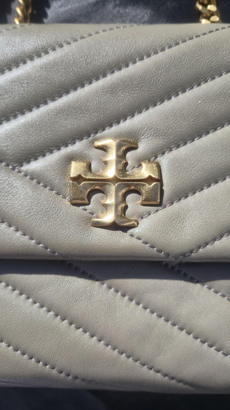 Tory Burch Borse da donna: Tory Burch Small Kira Chevron grey – Usato da Romanshorn venduto da Eleony 1