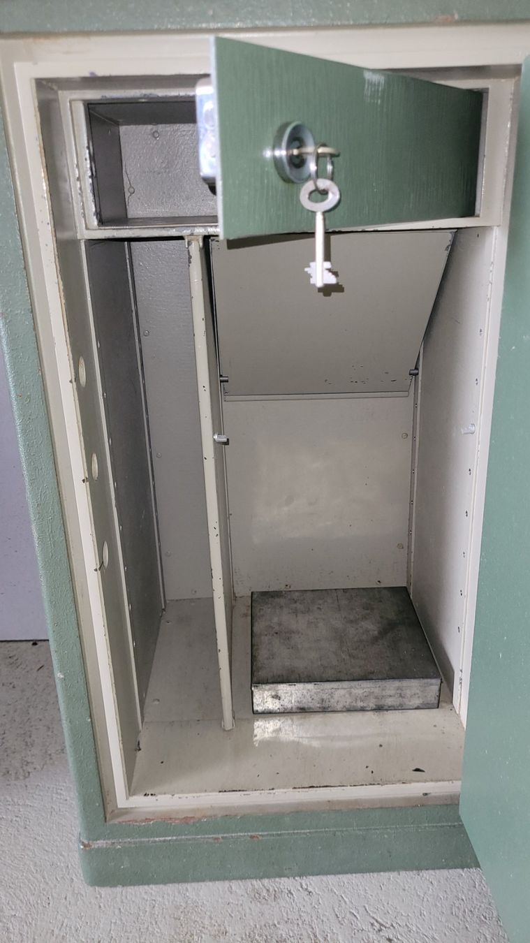 Tresor: Kassenschrank/Tresor – Gebraucht aus Merenschwand von Oldie50 3