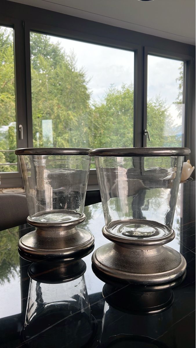 Tutte le decorazioni: 2 Vintage Glass Windlichter Metal Base – Usato da Luzern venduto da TIsabel