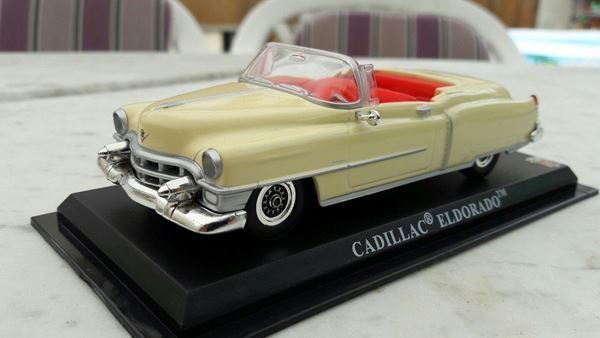 Miniature Vitesse 1/43 – Cadillac Eldorado 1953 – Beige – Collection