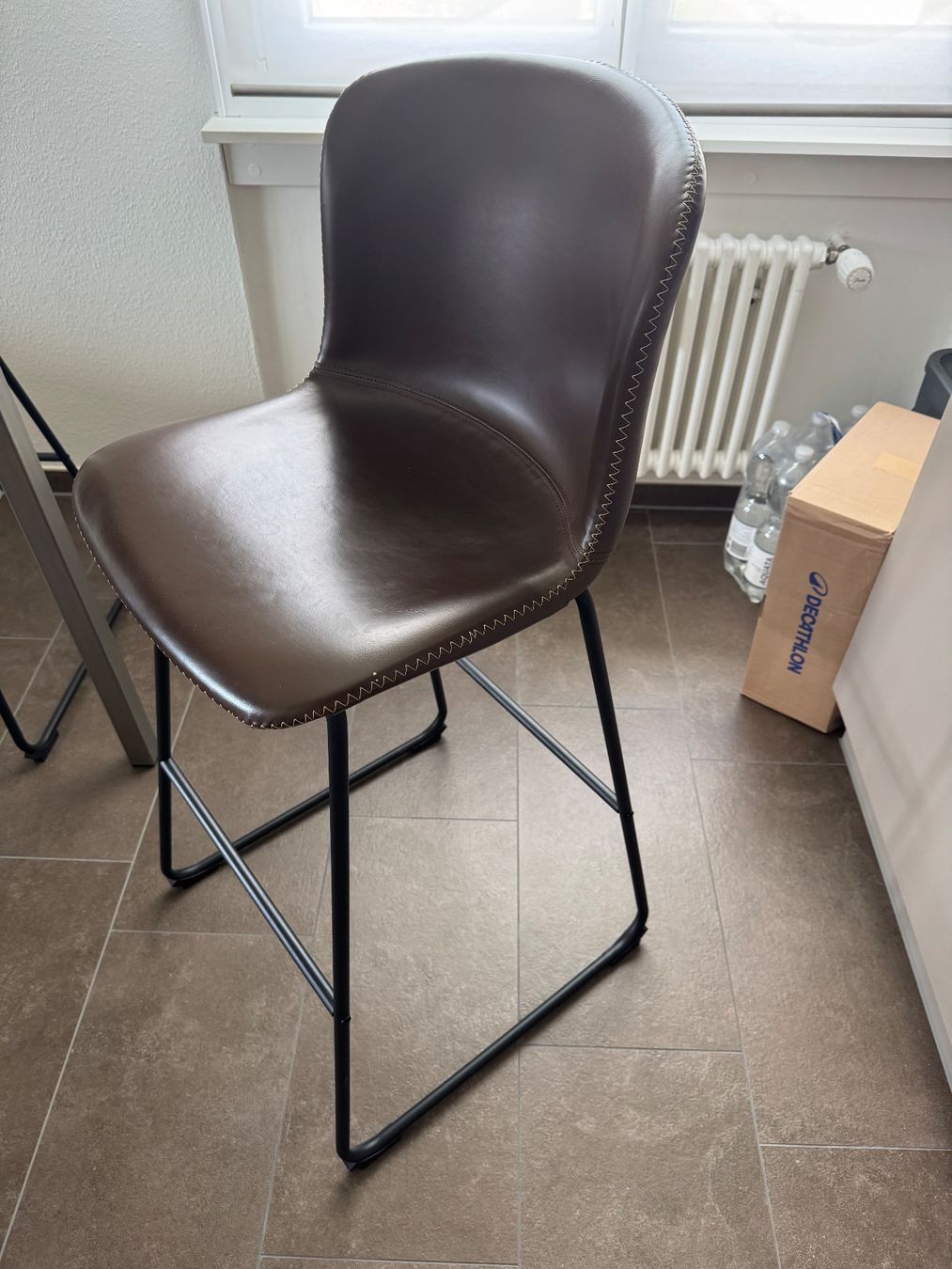 Micasa Set de table et chaises: Bartisch mit 4 Barhockern von Micasa – D'occasion à Gossau SG par Jas_i 1