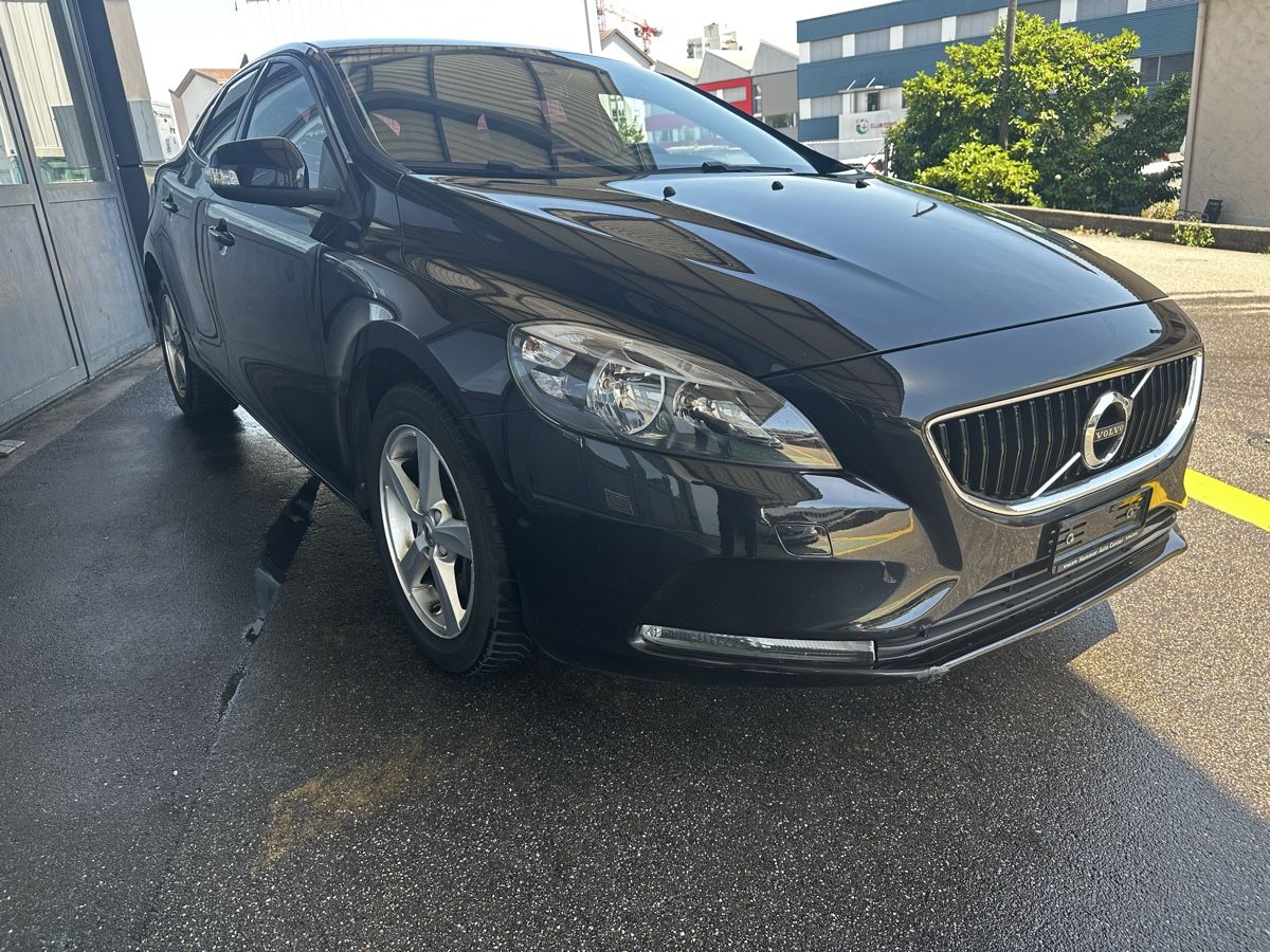 Volvo Autos: Volvo V40 D2 – Gebraucht aus Luzern von Swiss-Garage 3