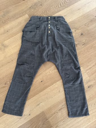 Moshiki Trendige Karohose mit Knopfleiste, neuwertig