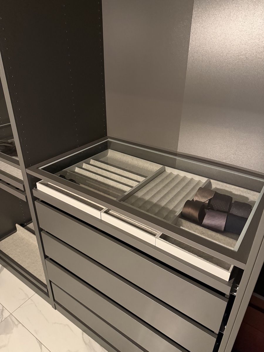Schränke: IKEA PAX Schrank mit Licht – Gebraucht aus Küsnacht ZH von Pfiffiekus 4