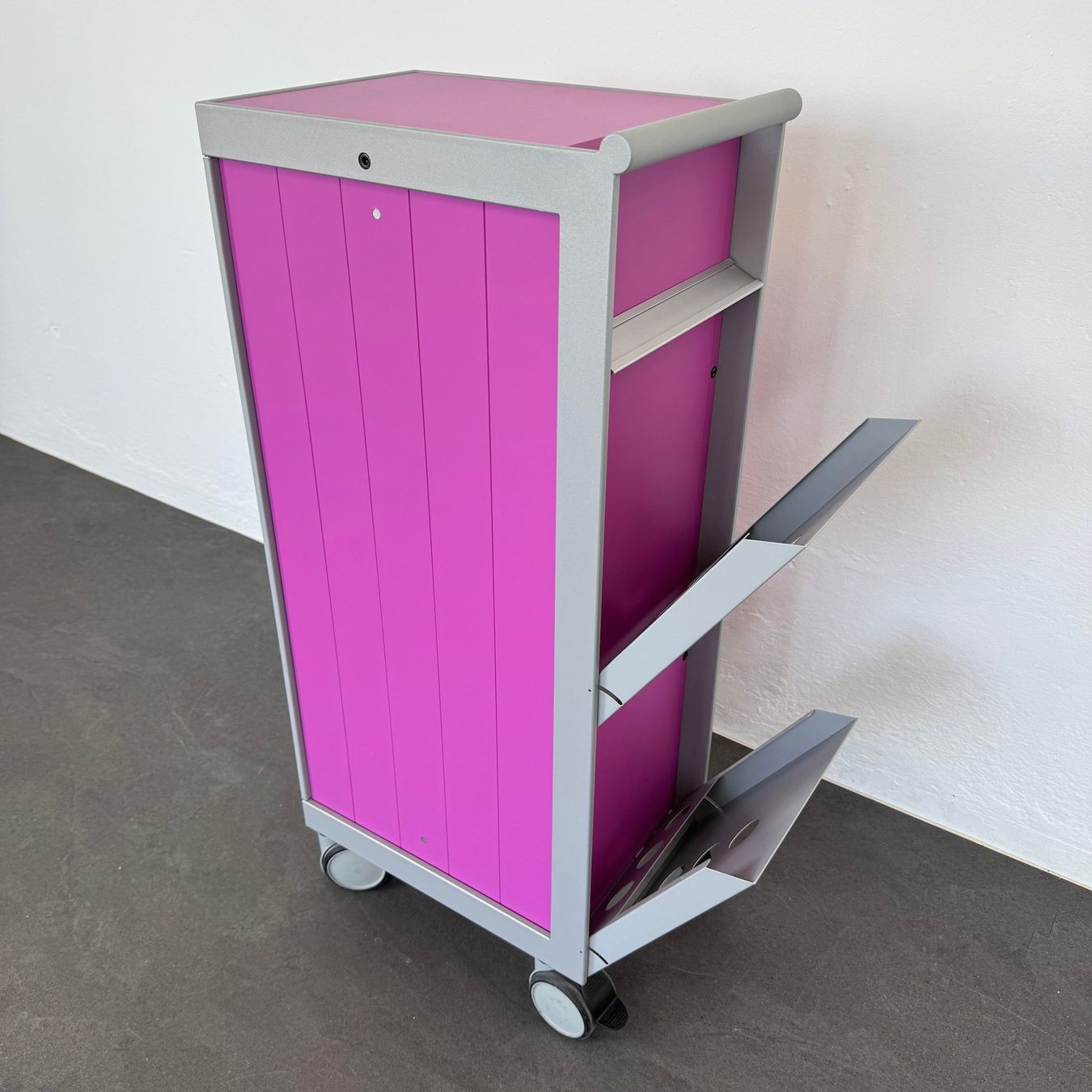 Banconi: Denz D3 Roll-Caddy Pink mit Schlüssel – Usato da Schönenwerd venduto da mcofficeshop 7