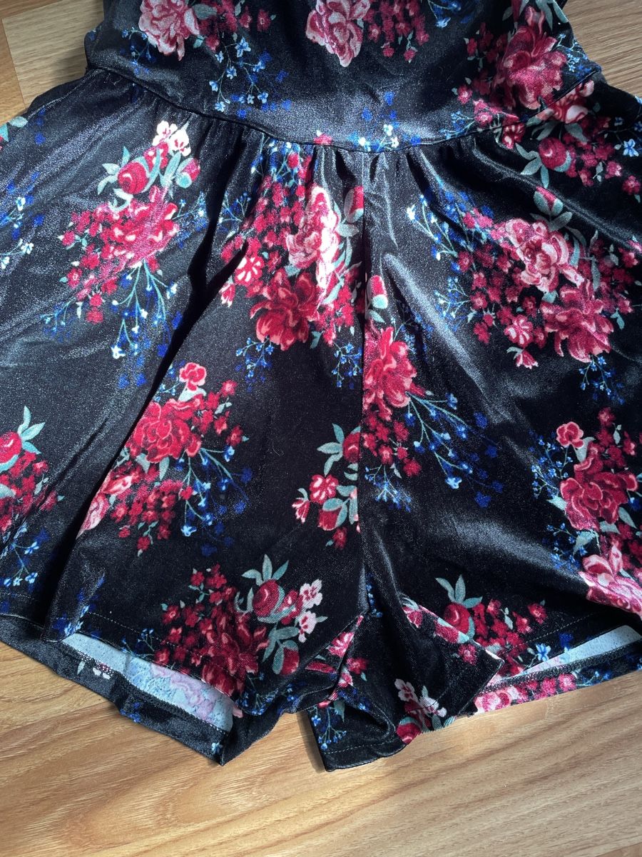 H&M Jumpsuits: Playsuit – Gebraucht aus Erstfeld von _ArimaS_ 2